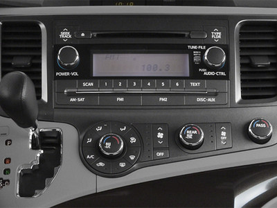 2014 Toyota Sienna XLE 7 Passenger