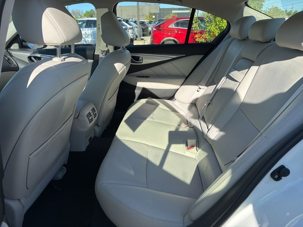 2022 INFINITI Q50 LUXE