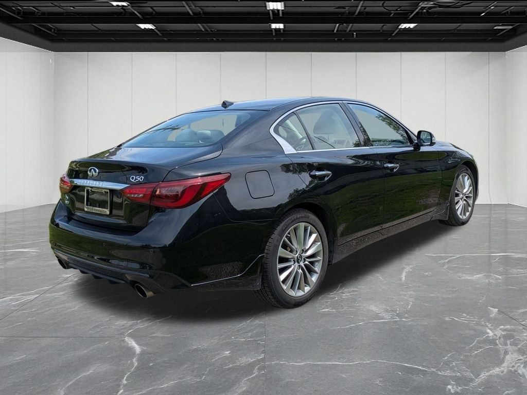 2023 INFINITI Q50 LUXE