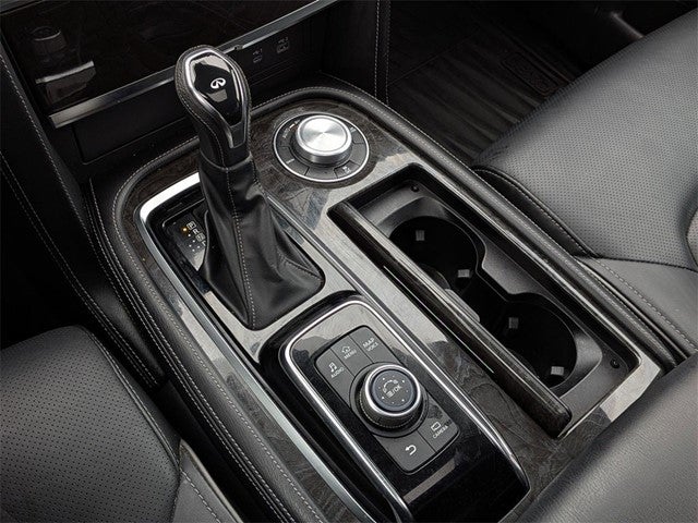 2022 INFINITI QX80 LUXE