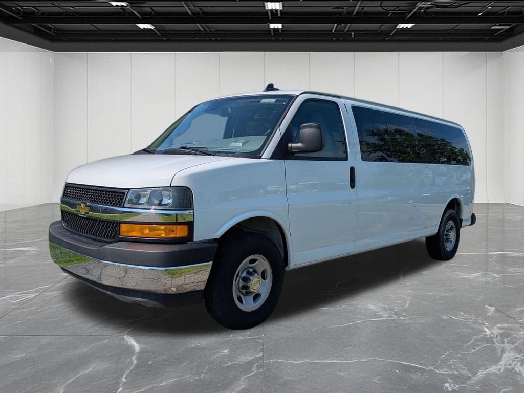 2024 Chevrolet Express 3500 LT Extended's photo