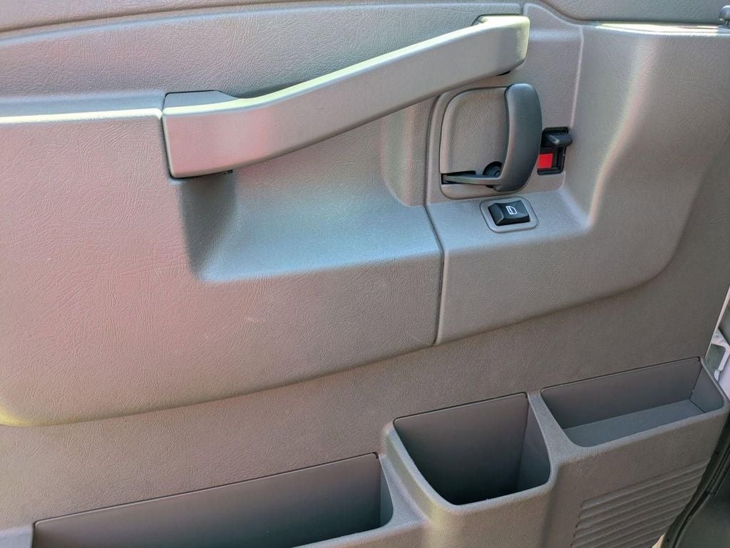 2024 Chevrolet Express 3500 LT Passenger