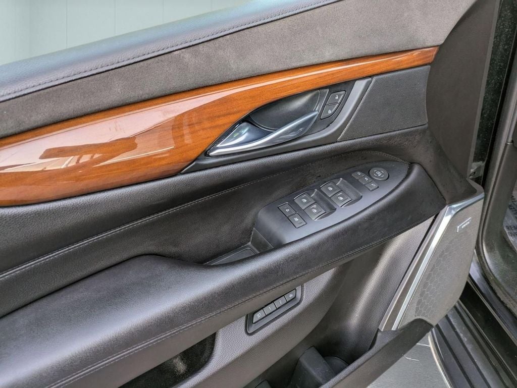 2017 Cadillac Escalade ESV Luxury