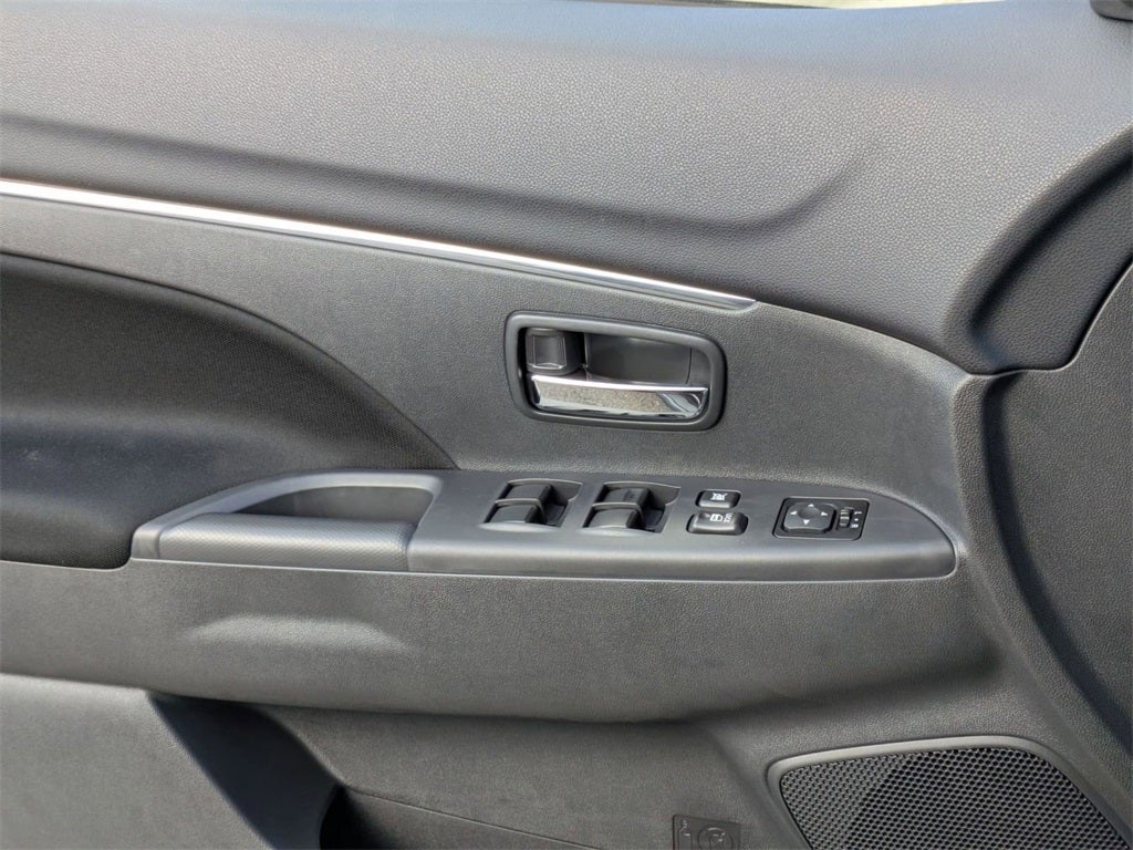 2025 Mitsubishi Outlander Sport 2.0 LE