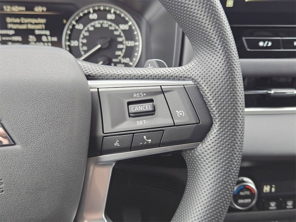 2025 Mitsubishi Outlander ES