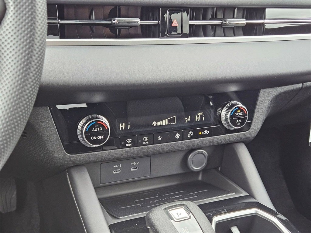 2025 Mitsubishi Outlander ES