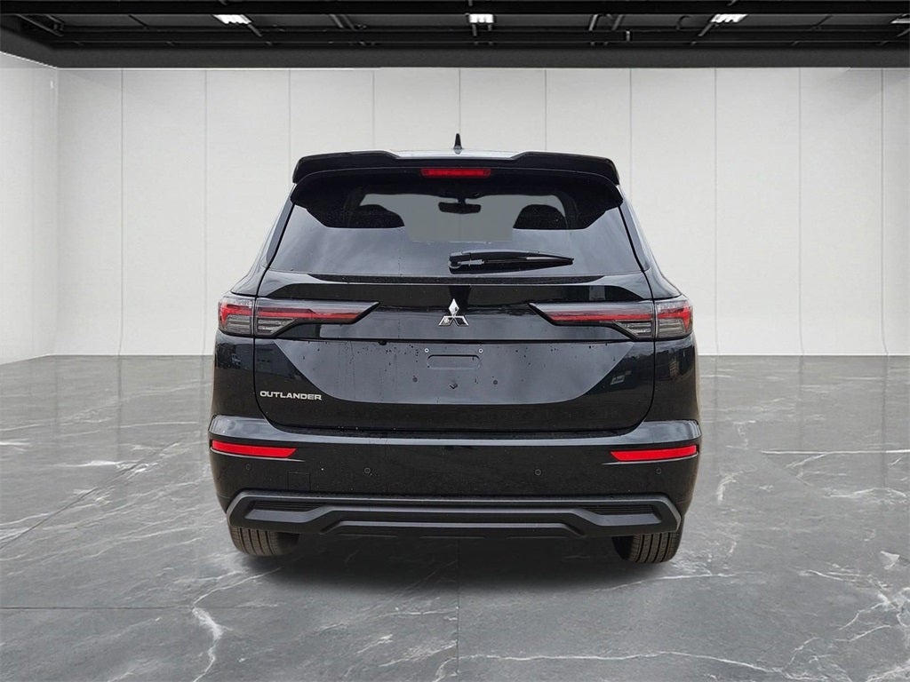 2025 Mitsubishi Outlander ES
