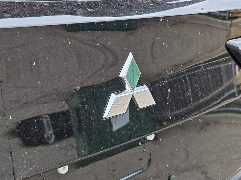 2025 Mitsubishi Outlander ES