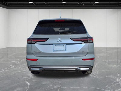 2026 Mitsubishi Outlander SE