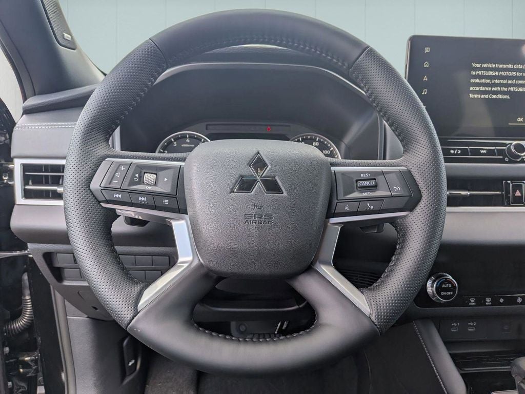 2026 Mitsubishi Outlander LE