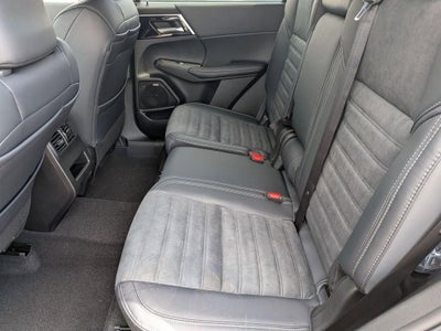2026 Mitsubishi Outlander LE
