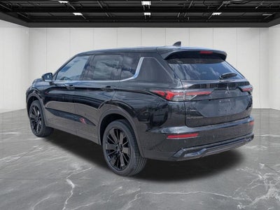 2026 Mitsubishi Outlander LE