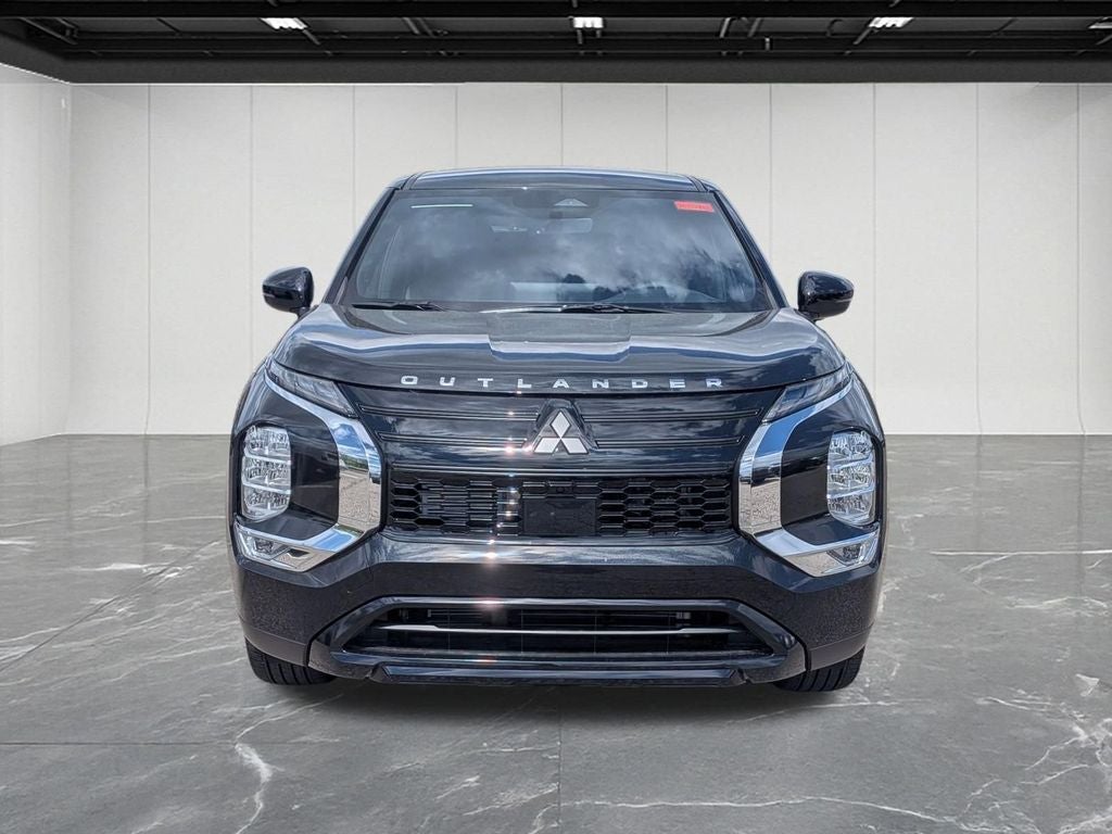 2026 Mitsubishi Outlander LE