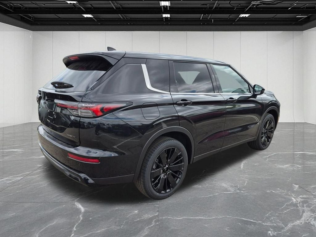 2026 Mitsubishi Outlander LE