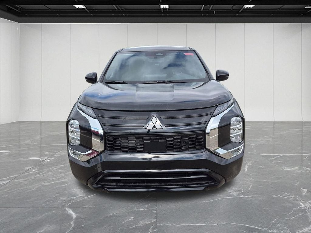 2026 Mitsubishi Outlander LE