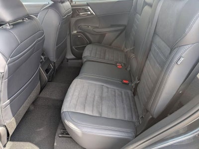 2026 Mitsubishi Outlander LE