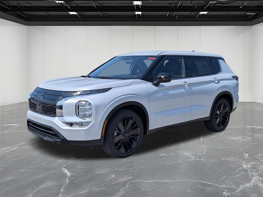 2026 Mitsubishi Outlander LE FWD's photo