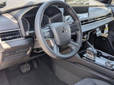2026 Mitsubishi Outlander LE