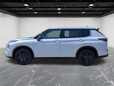 2026 Mitsubishi Outlander LE