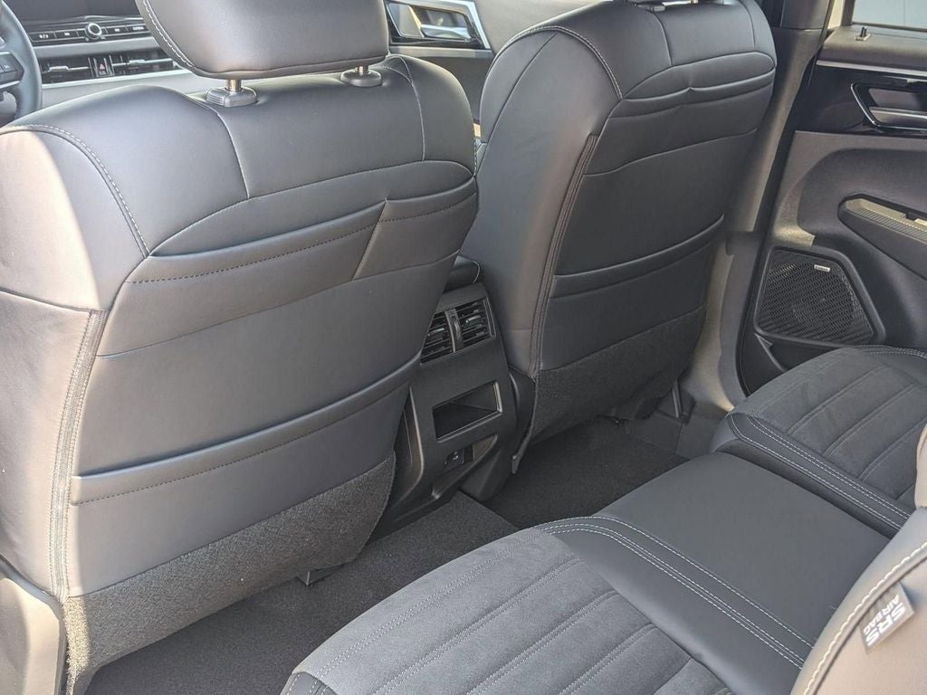 2026 Mitsubishi Outlander LE