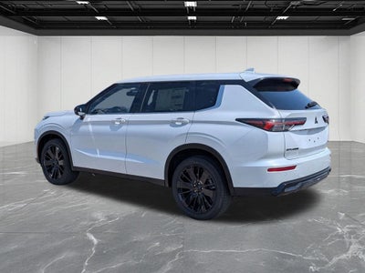 2026 Mitsubishi Outlander LE