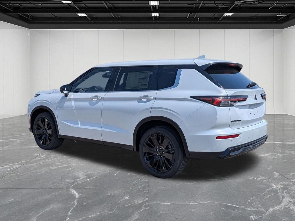 2026 Mitsubishi Outlander LE