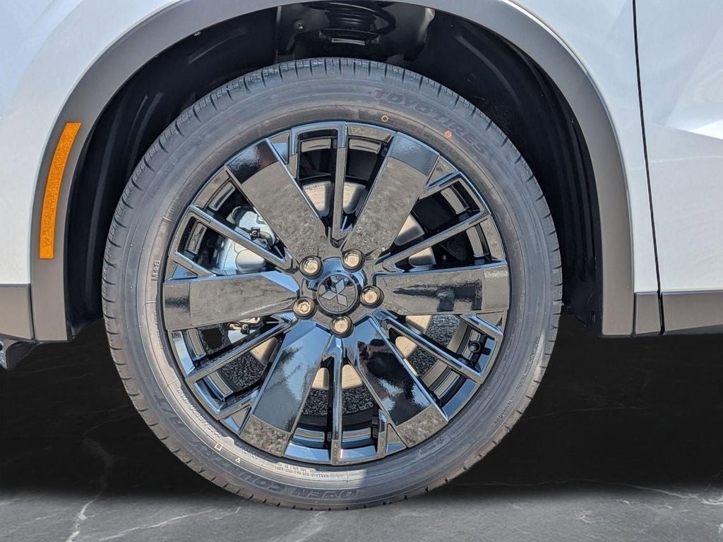 2026 Mitsubishi Outlander LE