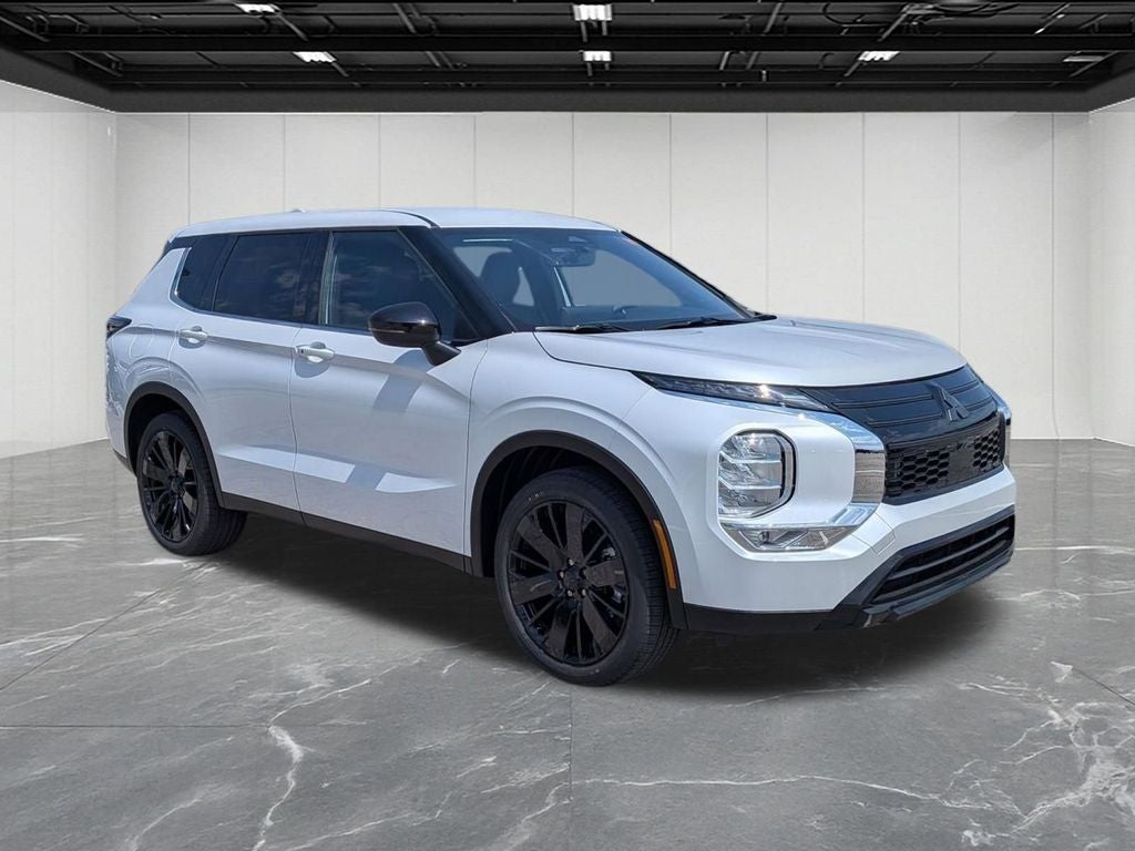 2026 Mitsubishi Outlander LE