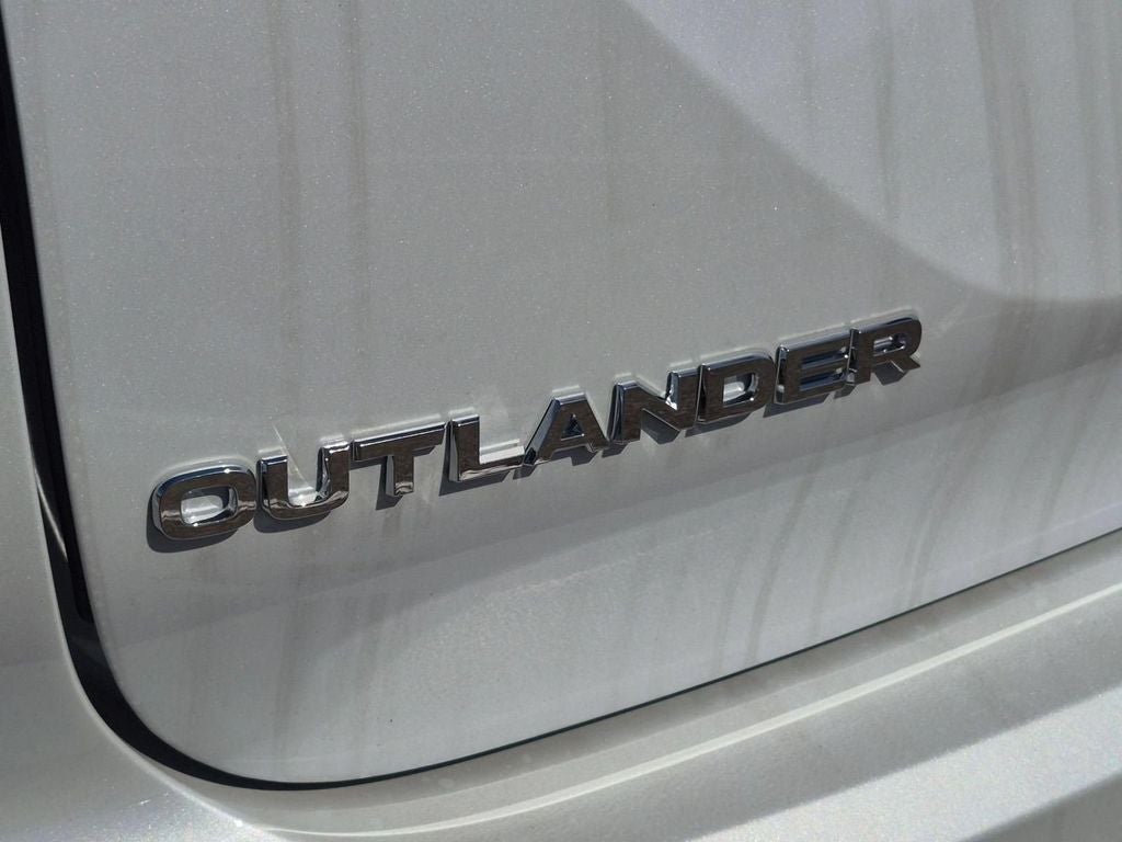 2026 Mitsubishi Outlander SE