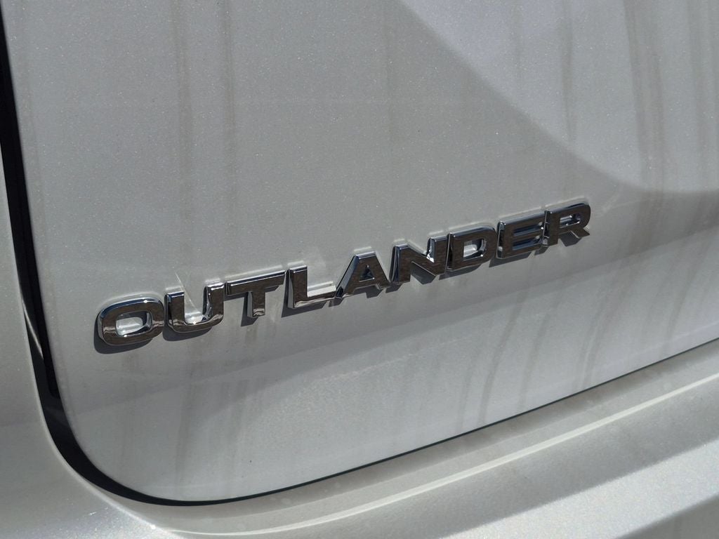 2026 Mitsubishi Outlander SE
