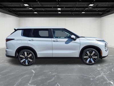 2026 Mitsubishi Outlander SE