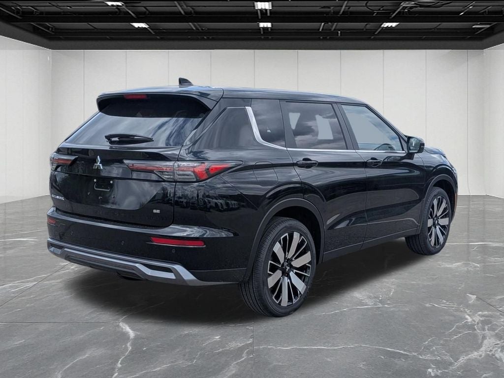 2026 Mitsubishi Outlander SE