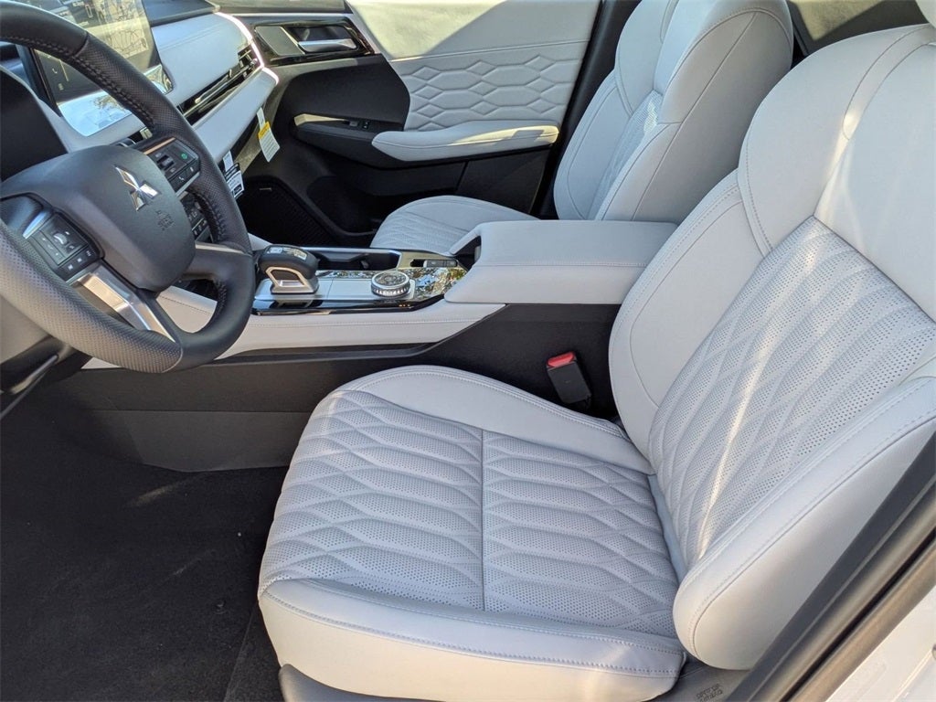 2025 Mitsubishi Outlander SEL