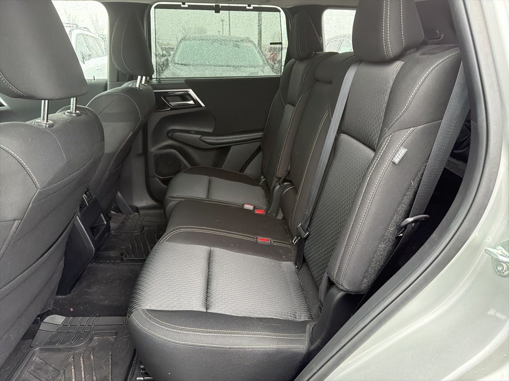 2022 Mitsubishi Outlander ES