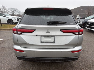 2022 Mitsubishi Outlander ES