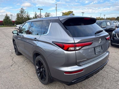 2023 Mitsubishi Outlander SE Black Edition
