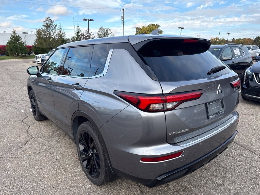2023 Mitsubishi Outlander SE Black Edition