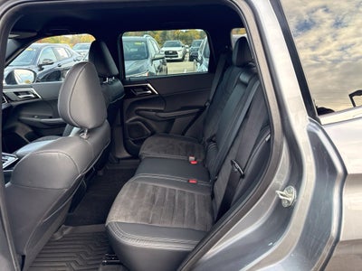 2023 Mitsubishi Outlander SE Black Edition