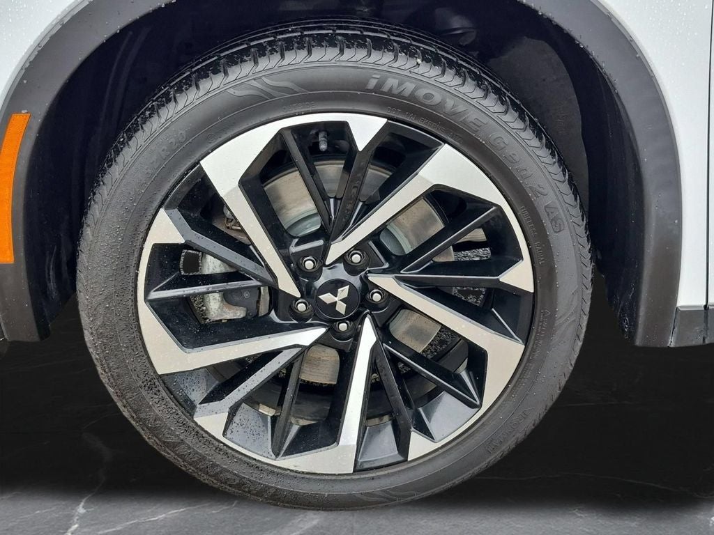 2023 Mitsubishi Outlander SE
