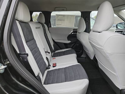 2025 Mitsubishi Outlander SE