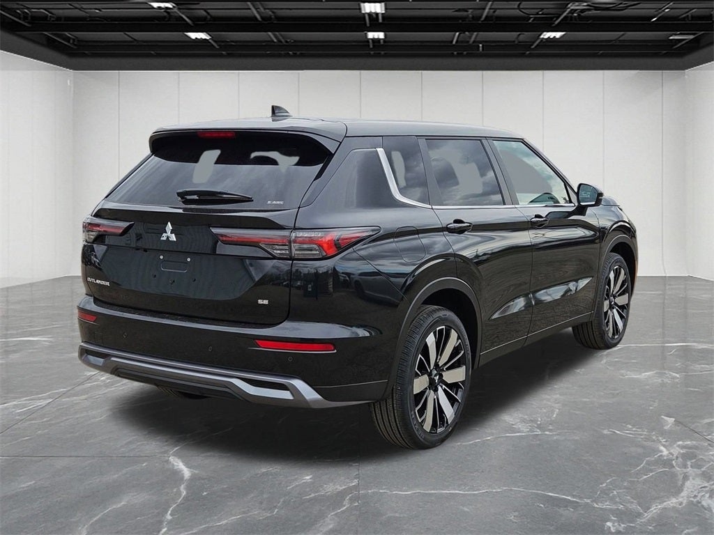 2025 Mitsubishi Outlander SE