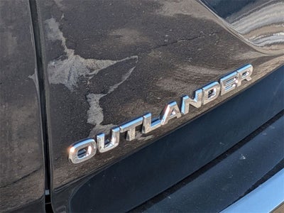 2025 Mitsubishi Outlander SE