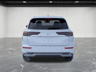 2026 Mitsubishi Outlander SE