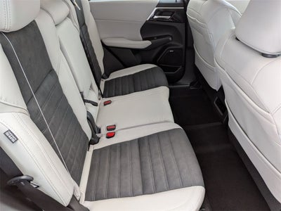 2026 Mitsubishi Outlander SE