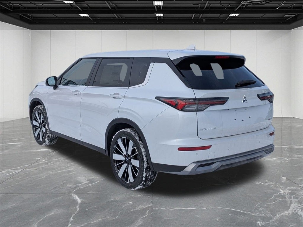 2026 Mitsubishi Outlander SE