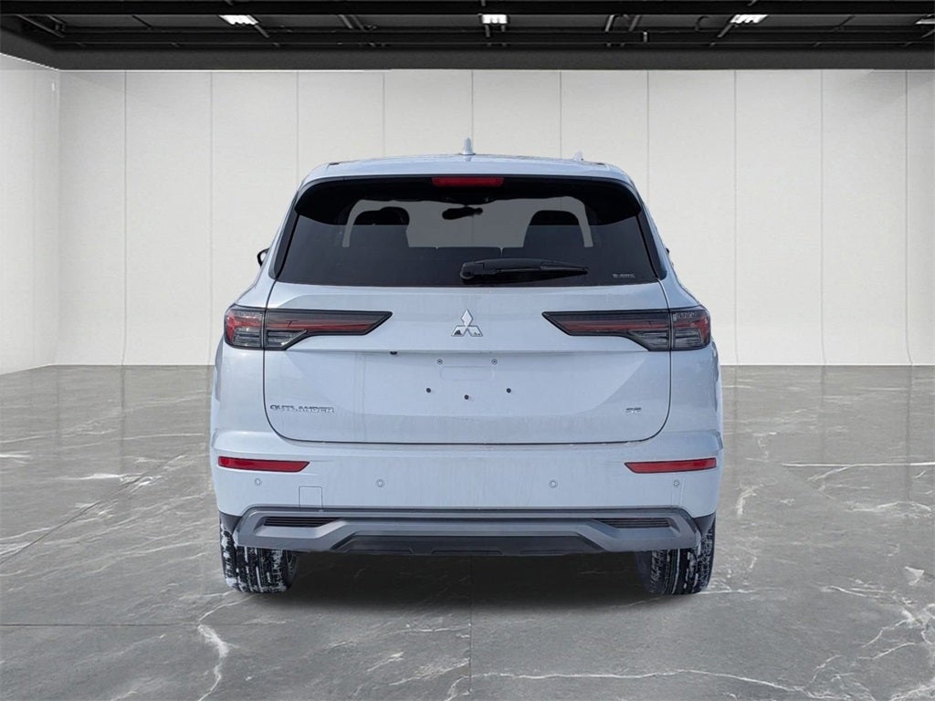 2026 Mitsubishi Outlander SE