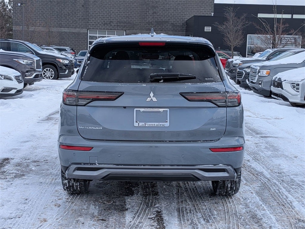 2026 Mitsubishi Outlander SE