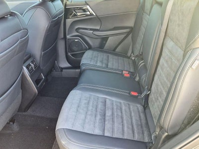 2026 Mitsubishi Outlander LE