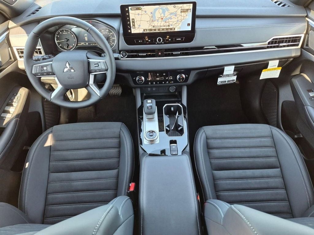2026 Mitsubishi Outlander LE