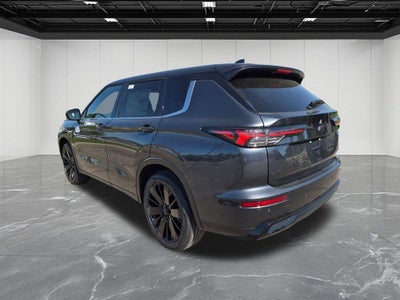 2026 Mitsubishi Outlander LE